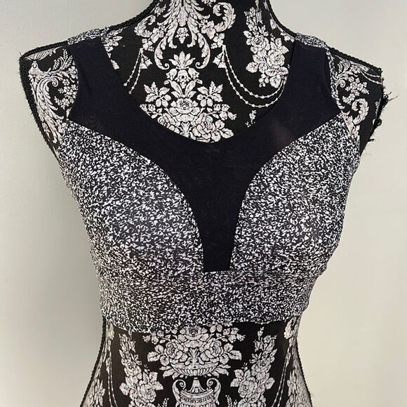 Lululemon size 4 sports bra - Picture 1 of 3